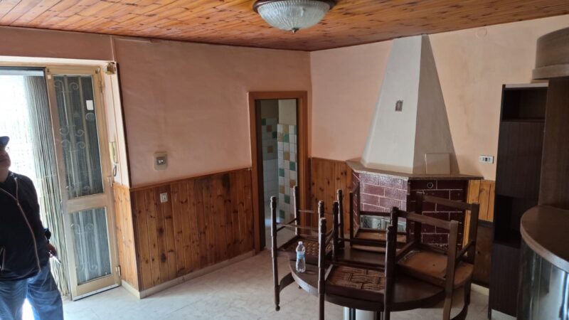 CASA SEMPINDIPENDENTE A PETRURO DI FORINO